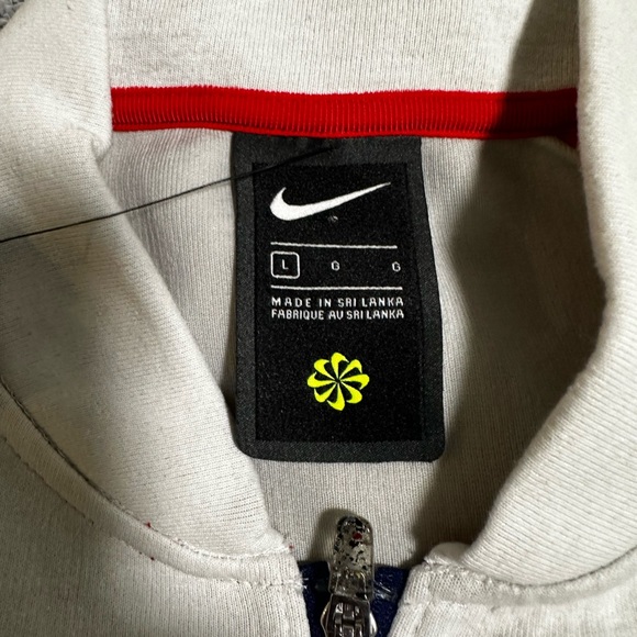 Nike MENS Sweater jacket…never been worn…Brand new…. - Picture 3 of 8